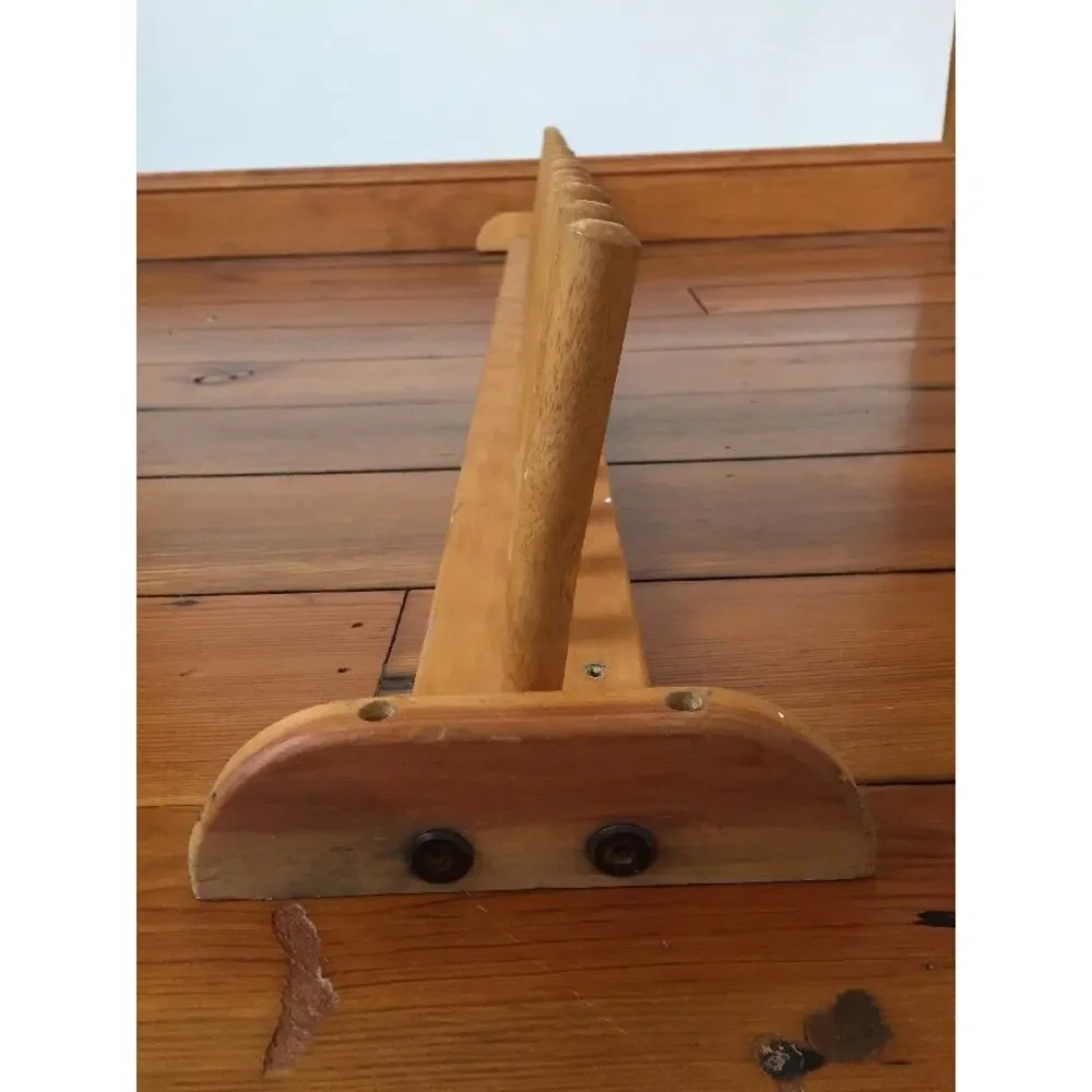 Vtg Wood Wall Mount 12 Golf Club Holder Shaker Pegs Vertical Storage 4 Ft long